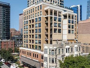 JLL Arranges $25.2M Refinancing for Boutique Apartment Building in Chicago