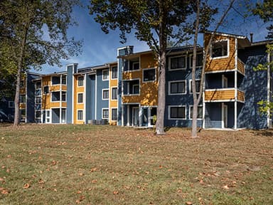 CBRE Arranges Sale of 372-Unit Multifamily Community in Indianapolis