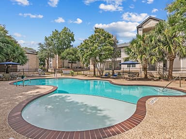 JLL Brokers Sale of 172-Unit Apartment Complex in Boerne, Texas