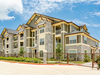 Limited Liability Company Buys Apartment Complex in Metro Houston for $31.5M
