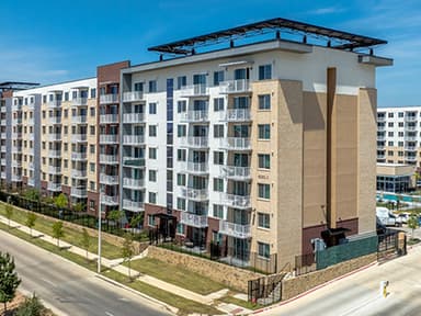 JLL Arranges Acquisition Financing for 322-Unit Apartment Community in Denton
