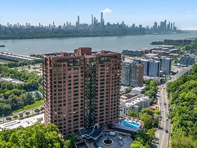 JLL Arranges $109.5M Loan for Refinancing of Apartment Building in Edgewater, New Jersey
