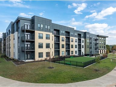 Flaherty & Collins Opens 219-Unit Luxury Apartment Complex in East Peoria, Illinois
