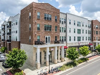 JLL Secures $64M Refinancing for 820-Bed Student Housing Community Near Mississippi State University
