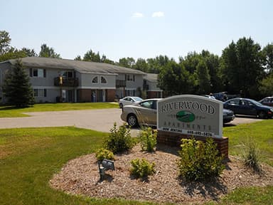CBRE Negotiates $3.9M Sale of Riverwood Apartments in Mauston, Wisconsin