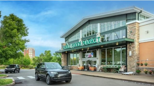 Nuveen Offloads 92K-SF Franklin Retail Center