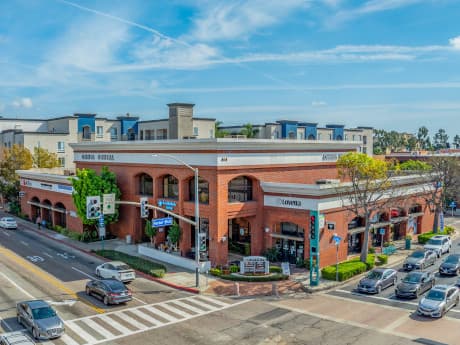 Hanley Investment Group, Summit Real Estate Arrange $12.7M Sale of Fullerton Court Retail Center in California