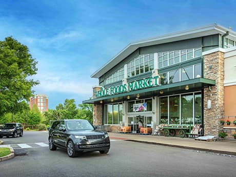 JLL Negotiates Sale of Whole Foods-Anchored Retail Center in Metro Nashville