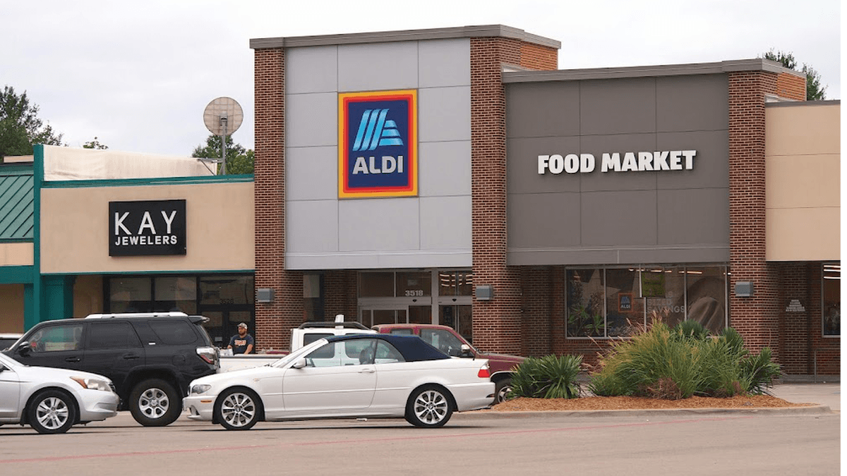 290K-SF Paris Retail Center Trades Hands