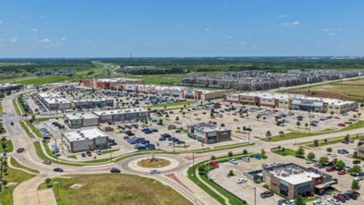 Younger Partners Picks Up 260K-SF Terrell Retail Center